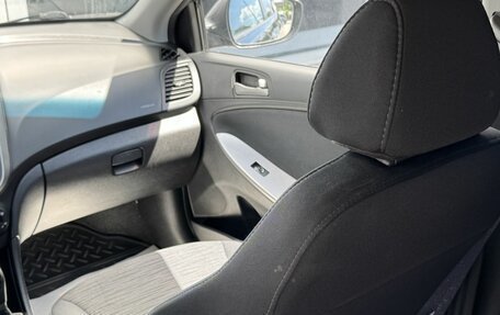 Hyundai Solaris II рестайлинг, 2014 год, 1 000 000 рублей, 17 фотография