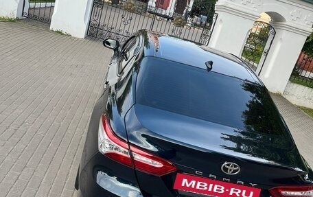 Toyota Camry, 2019 год, 2 650 000 рублей, 6 фотография