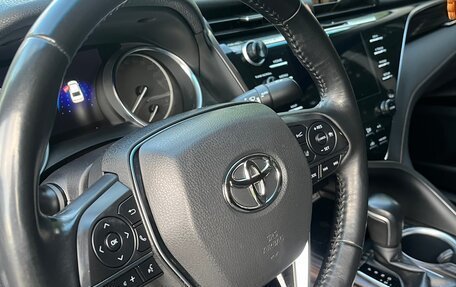 Toyota Camry, 2019 год, 2 650 000 рублей, 16 фотография