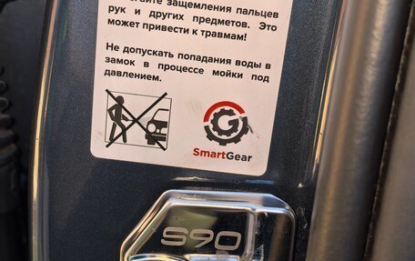 Volvo S90 II рестайлинг, 2018 год, 3 800 000 рублей, 17 фотография