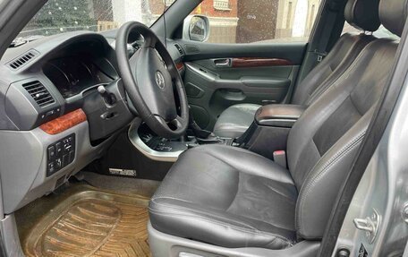 Toyota Land Cruiser Prado 120 рестайлинг, 2005 год, 1 950 000 рублей, 6 фотография