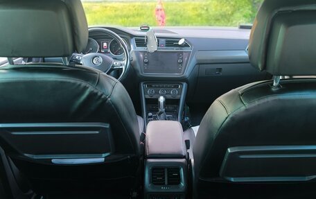 Volkswagen Tiguan II, 2018 год, 2 460 000 рублей, 6 фотография