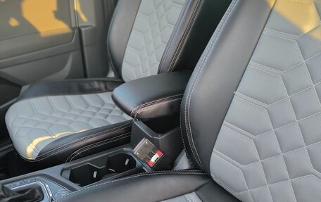Volkswagen Tiguan II, 2018 год, 2 460 000 рублей, 7 фотография