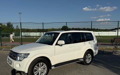 Mitsubishi Pajero IV, 2014 год, 2 380 000 рублей, 2 фотография