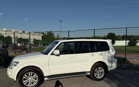 Mitsubishi Pajero IV, 2014 год, 2 380 000 рублей, 3 фотография