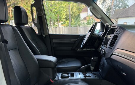 Mitsubishi Pajero IV, 2014 год, 2 380 000 рублей, 30 фотография