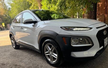 Hyundai Kona I, 2018 год, 1 940 000 рублей, 2 фотография