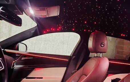 Jaguar XE I рестайлинг, 2017 год, 2 300 000 рублей, 9 фотография