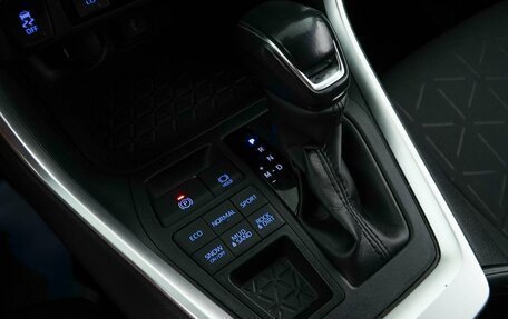 Toyota RAV4, 2020 год, 3 090 900 рублей, 16 фотография