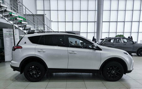 Toyota RAV4, 2019 год, 2 950 000 рублей, 8 фотография