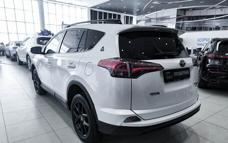 Toyota RAV4, 2019 год, 2 950 000 рублей, 11 фотография