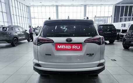 Toyota RAV4, 2019 год, 2 950 000 рублей, 10 фотография