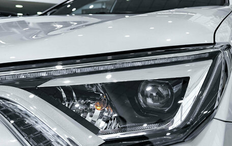 Toyota RAV4, 2019 год, 2 950 000 рублей, 21 фотография