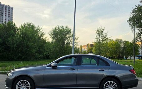 Mercedes-Benz E-Класс, 2018 год, 1 950 000 рублей, 4 фотография
