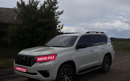 Toyota Land Cruiser Prado 150 рестайлинг 2, 2021 год, 4 900 000 рублей, 1 фотография