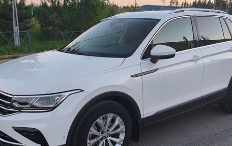Volkswagen Tiguan II, 2021 год, 3 252 000 рублей, 1 фотография
