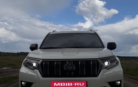Toyota Land Cruiser Prado 150 рестайлинг 2, 2021 год, 4 900 000 рублей, 2 фотография
