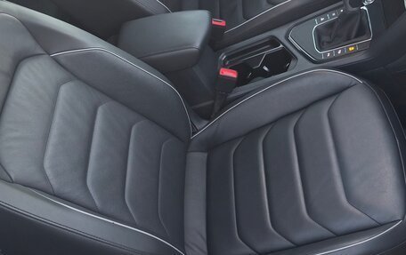 Volkswagen Tiguan II, 2021 год, 3 252 000 рублей, 16 фотография