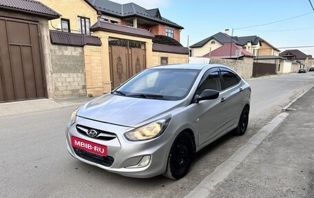 Hyundai Solaris II рестайлинг, 2012 год, 455 000 рублей, 2 фотография