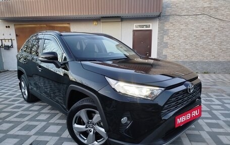 Toyota RAV4, 2021 год, 2 999 999 рублей, 9 фотография