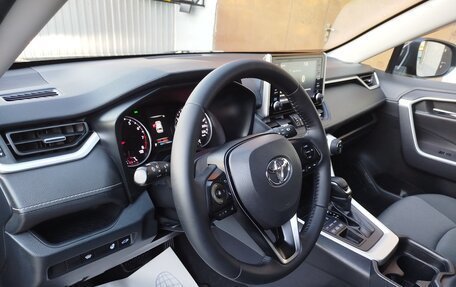 Toyota RAV4, 2021 год, 2 999 999 рублей, 18 фотография