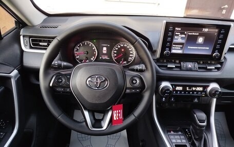 Toyota RAV4, 2021 год, 2 999 999 рублей, 17 фотография