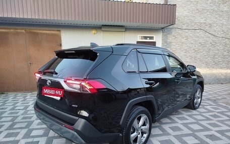 Toyota RAV4, 2021 год, 2 999 999 рублей, 24 фотография