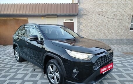 Toyota RAV4, 2021 год, 2 999 999 рублей, 23 фотография