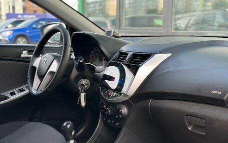 Hyundai Solaris II рестайлинг, 2011 год, 699 000 рублей, 12 фотография