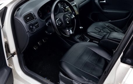 Volkswagen Polo VI (EU Market), 2011 год, 700 000 рублей, 5 фотография
