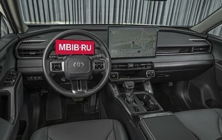 Toyota RAV4, 2026 год, 4 330 000 рублей, 6 фотография