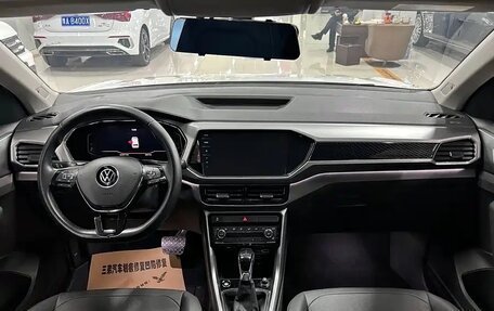 Volkswagen T-Cross I, 2023 год, 1 550 000 рублей, 8 фотография
