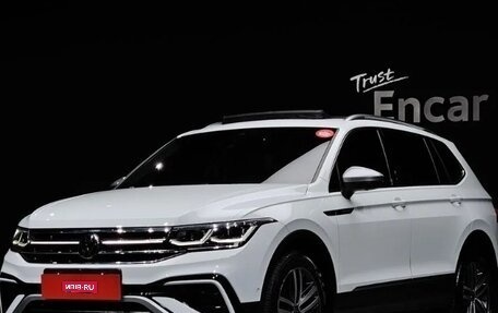 Volkswagen Tiguan II, 2023 год, 3 300 000 рублей, 1 фотография