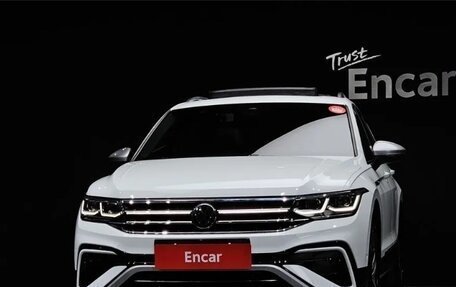 Volkswagen Tiguan II, 2023 год, 3 300 000 рублей, 2 фотография
