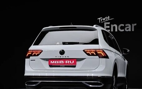 Volkswagen Tiguan II, 2023 год, 3 300 000 рублей, 3 фотография