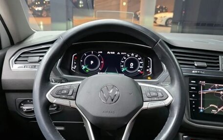 Volkswagen Tiguan II, 2023 год, 3 300 000 рублей, 10 фотография