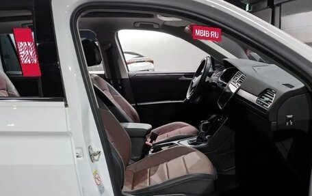 Volkswagen Tiguan II, 2023 год, 3 300 000 рублей, 16 фотография