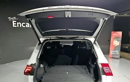 Volkswagen Tiguan II, 2023 год, 3 300 000 рублей, 19 фотография