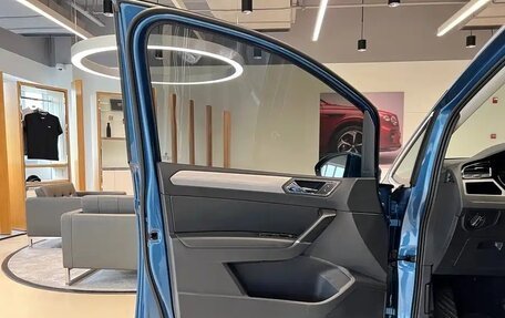Volkswagen Touran III, 2022 год, 2 100 000 рублей, 7 фотография