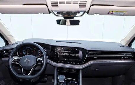 Volkswagen Touareg III, 2025 год, 7 800 000 рублей, 14 фотография