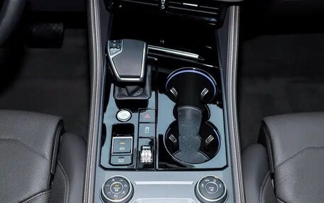 Volkswagen Touareg III, 2025 год, 7 800 000 рублей, 17 фотография