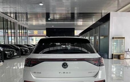 Volkswagen T-Roc I, 2024 год, 2 000 000 рублей, 5 фотография