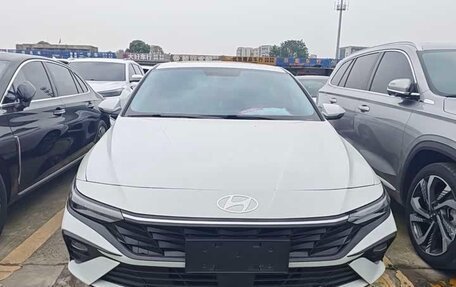 Hyundai Elantra, 2023 год, 1 250 000 рублей, 2 фотография