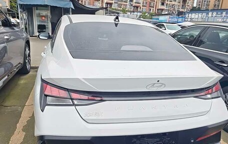 Hyundai Elantra, 2023 год, 1 250 000 рублей, 5 фотография