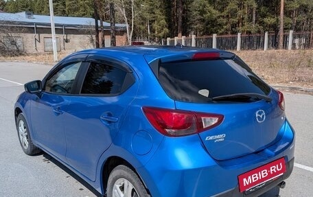 Mazda Demio IV, 2015 год, 800 000 рублей, 3 фотография