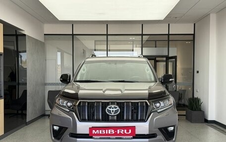 Toyota Land Cruiser Prado 150 рестайлинг 2, 2021 год, 6 216 000 рублей, 2 фотография