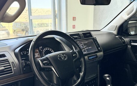 Toyota Land Cruiser Prado 150 рестайлинг 2, 2021 год, 6 216 000 рублей, 7 фотография