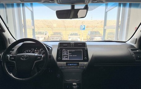 Toyota Land Cruiser Prado 150 рестайлинг 2, 2021 год, 6 216 000 рублей, 9 фотография