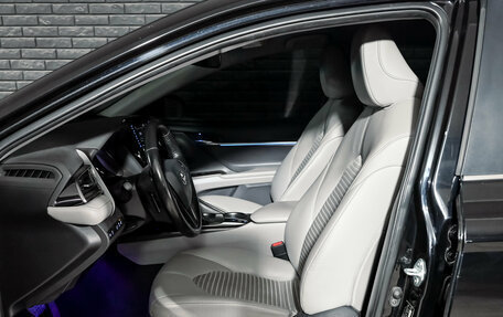 Toyota Camry, 2020 год, 2 500 000 рублей, 10 фотография