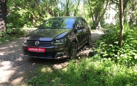 Volkswagen Polo VI (EU Market), 2017 год, 1 050 000 рублей, 1 фотография